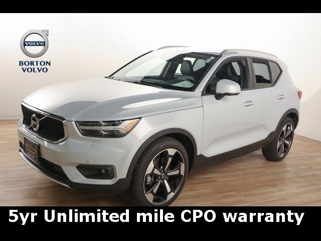 2020 Volvo XC40 Momentum