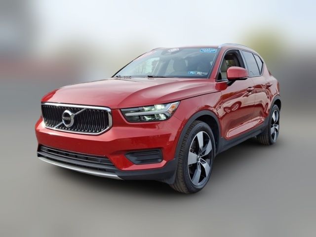 2020 Volvo XC40 Momentum