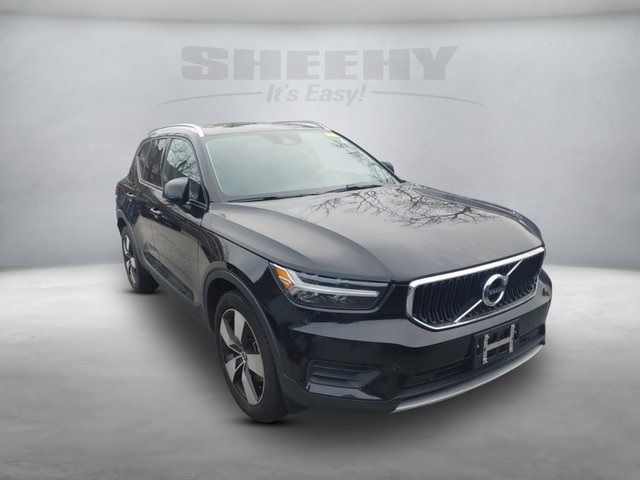 2020 Volvo XC40 Momentum