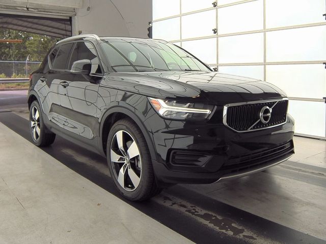 2020 Volvo XC40 Momentum