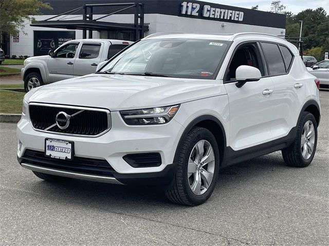 2020 Volvo XC40 Momentum