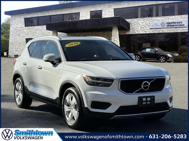 2020 Volvo XC40 Momentum