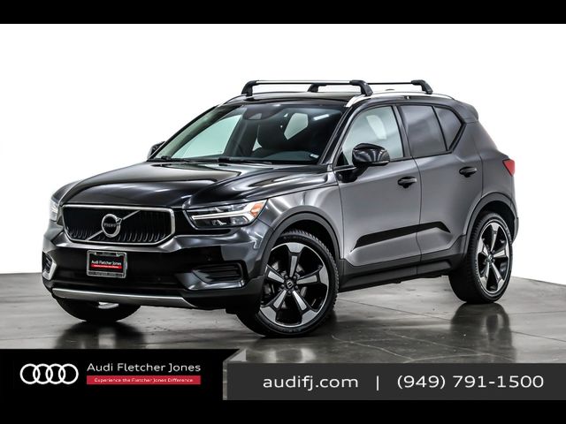 2020 Volvo XC40 Momentum