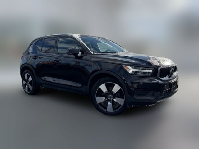 2020 Volvo XC40 Momentum