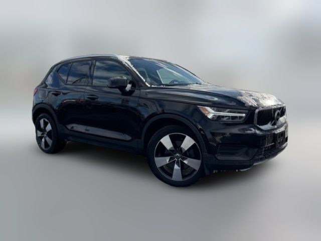 2020 Volvo XC40 Momentum