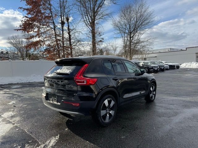 2020 Volvo XC40 Momentum