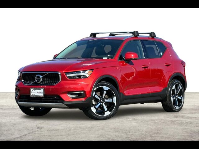 2020 Volvo XC40 Momentum