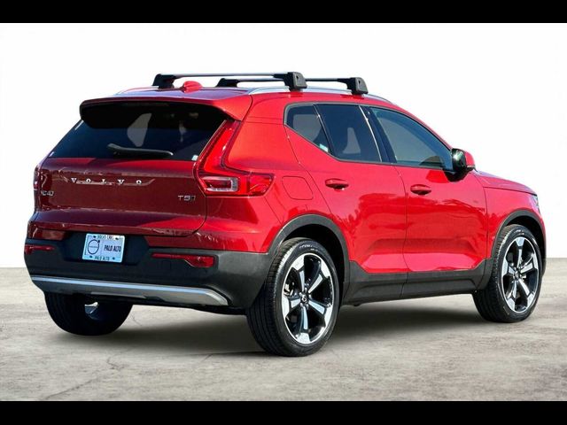 2020 Volvo XC40 Momentum