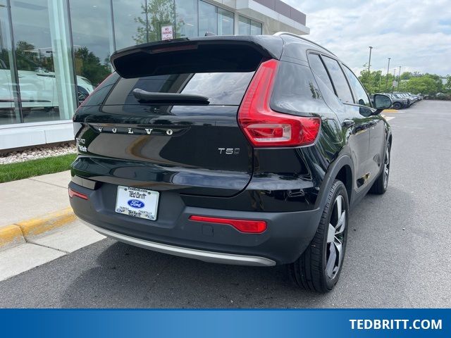 2020 Volvo XC40 Momentum