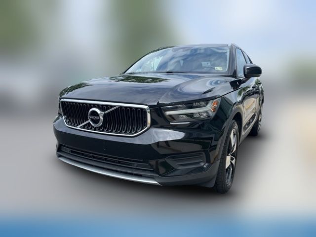 2020 Volvo XC40 Momentum