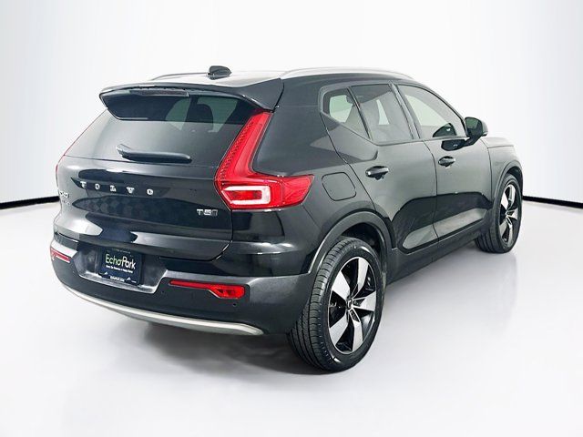 2020 Volvo XC40 Momentum