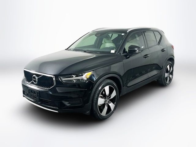 2020 Volvo XC40 Momentum