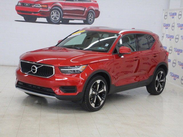 2020 Volvo XC40 Momentum