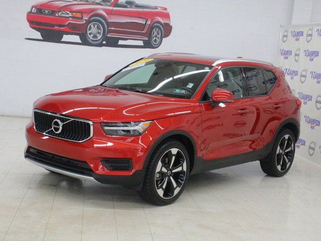 2020 Volvo XC40 Momentum