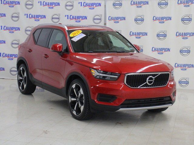 2020 Volvo XC40 Momentum