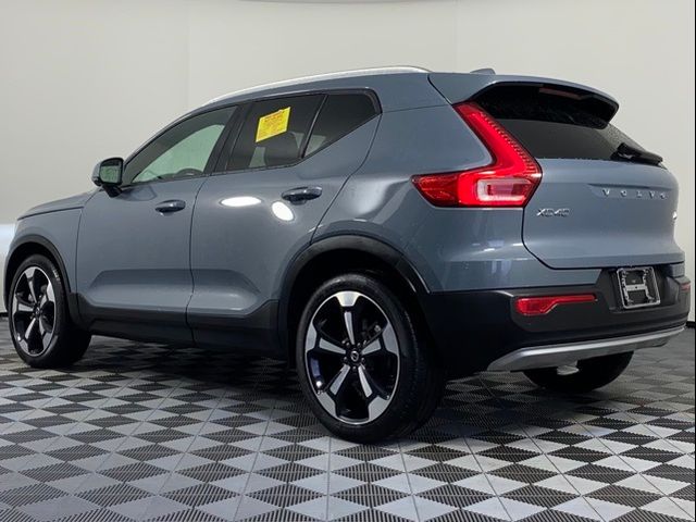 2020 Volvo XC40 Momentum