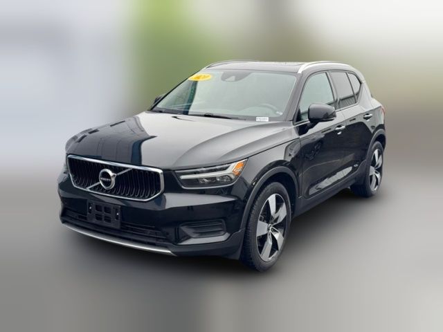 2020 Volvo XC40 Momentum
