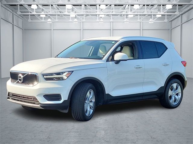 2020 Volvo XC40 Momentum