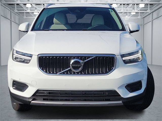 2020 Volvo XC40 Momentum