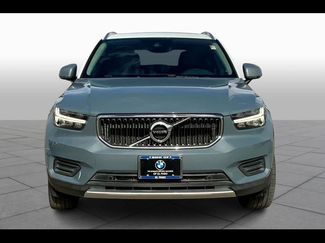 2020 Volvo XC40 Momentum