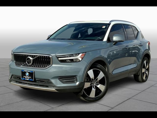 2020 Volvo XC40 Momentum