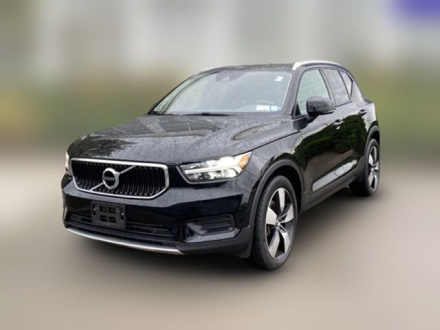 2020 Volvo XC40 Momentum