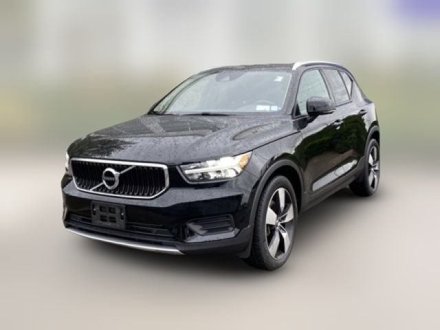 2020 Volvo XC40 Momentum