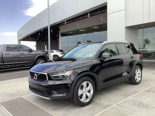 2020 Volvo XC40 Momentum