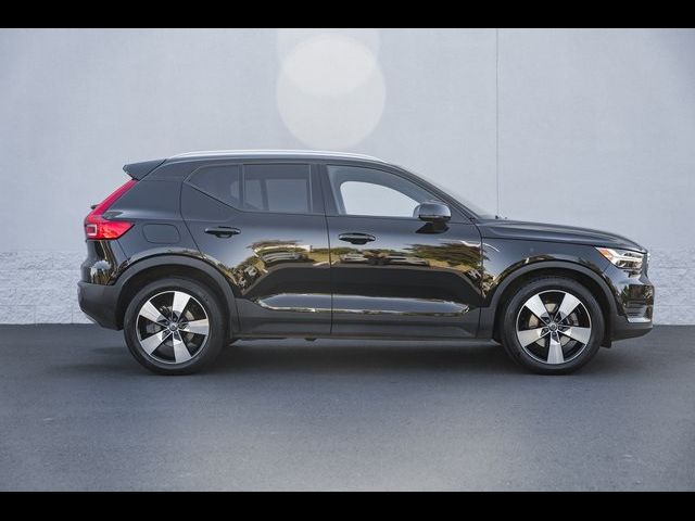 2020 Volvo XC40 Momentum