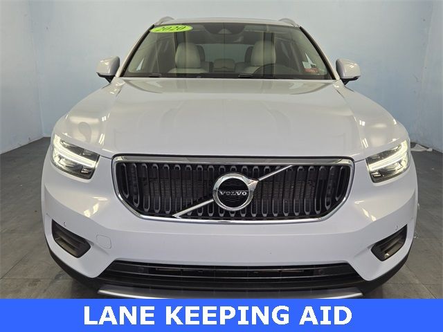 2020 Volvo XC40 Momentum
