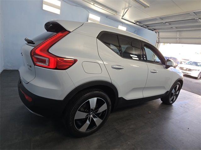 2020 Volvo XC40 Momentum