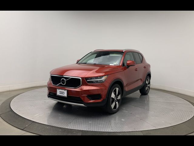 2020 Volvo XC40 Momentum