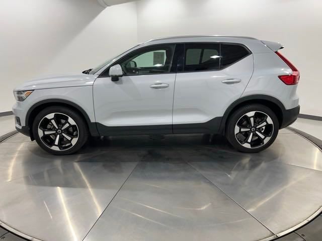 2020 Volvo XC40 Momentum