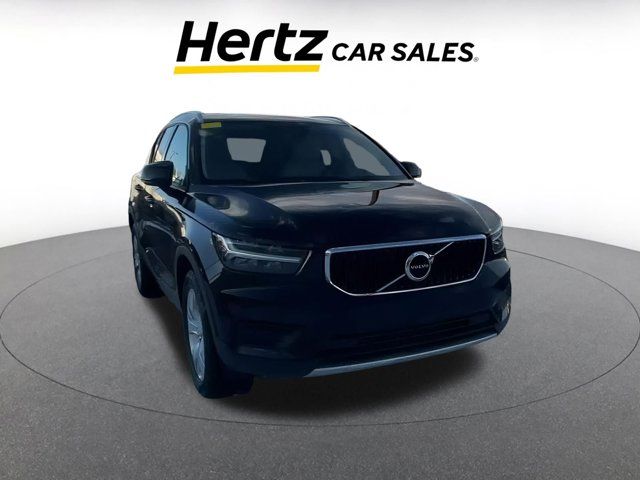 2020 Volvo XC40 Momentum