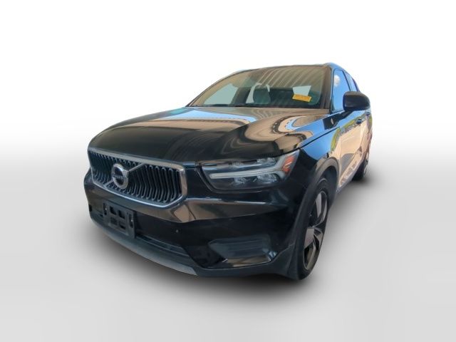 2020 Volvo XC40 Momentum