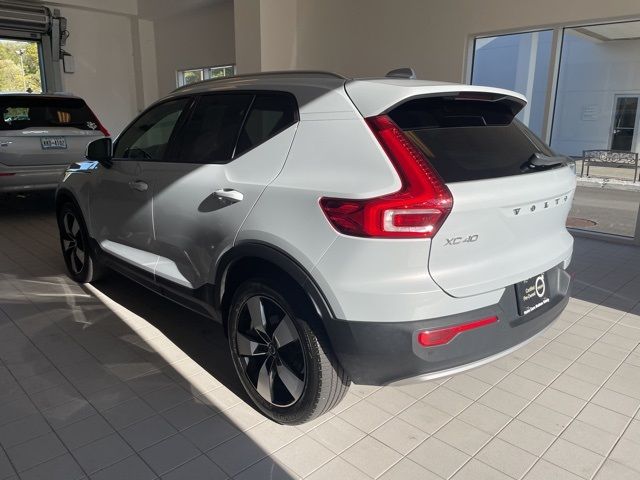 2020 Volvo XC40 Momentum