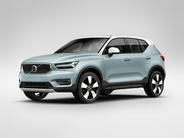 2020 Volvo XC40 Momentum