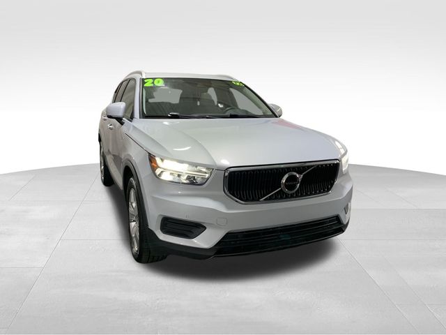 2020 Volvo XC40 Momentum