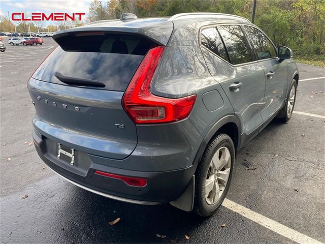 2020 Volvo XC40 Momentum