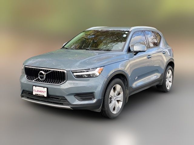 2020 Volvo XC40 Momentum