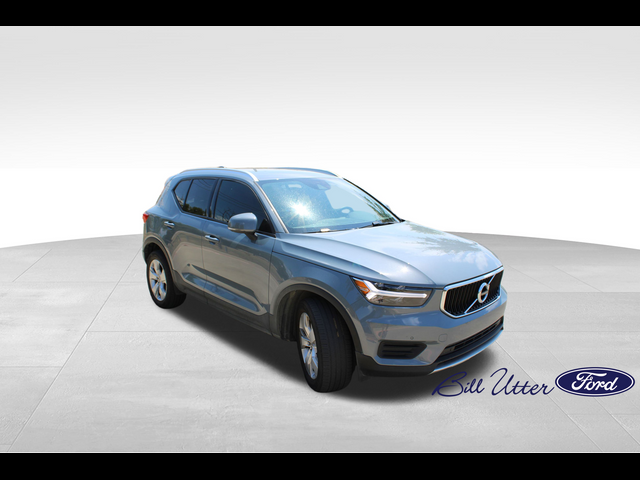 2020 Volvo XC40 Momentum