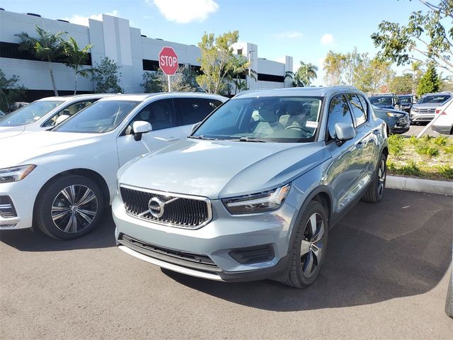 2020 Volvo XC40 Momentum