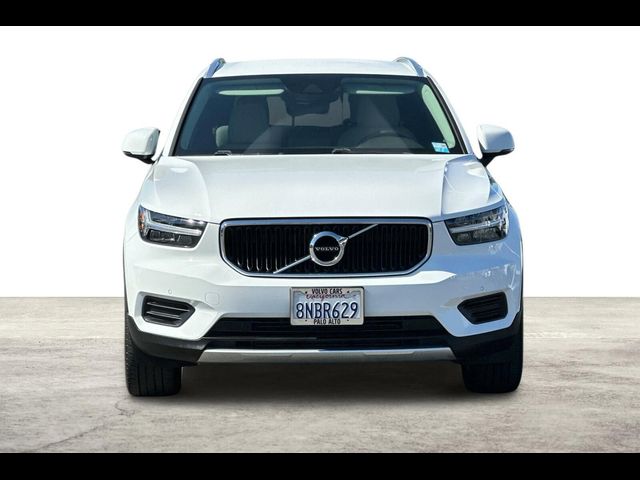 2020 Volvo XC40 Momentum