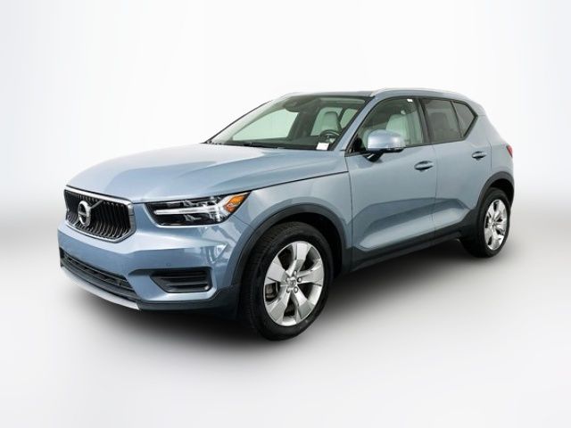 2020 Volvo XC40 Momentum