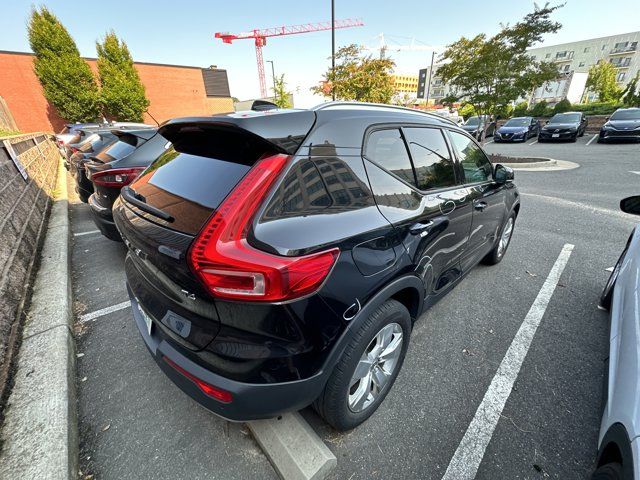 2020 Volvo XC40 Momentum