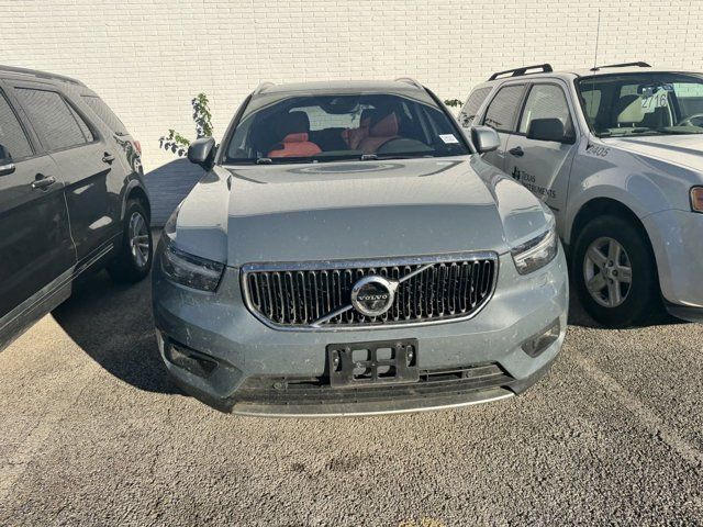 2020 Volvo XC40 Momentum