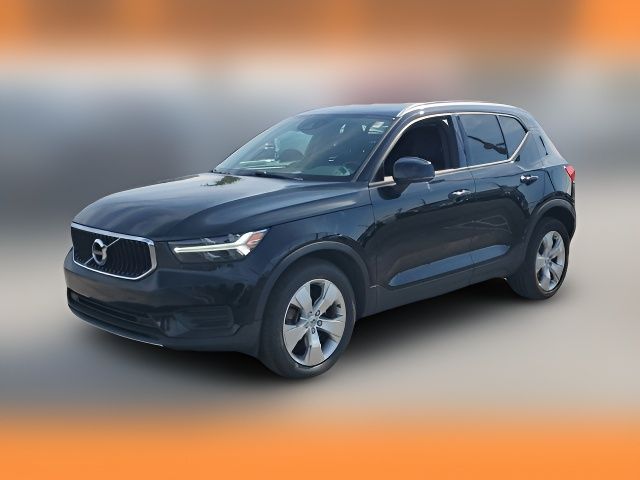 2020 Volvo XC40 Momentum