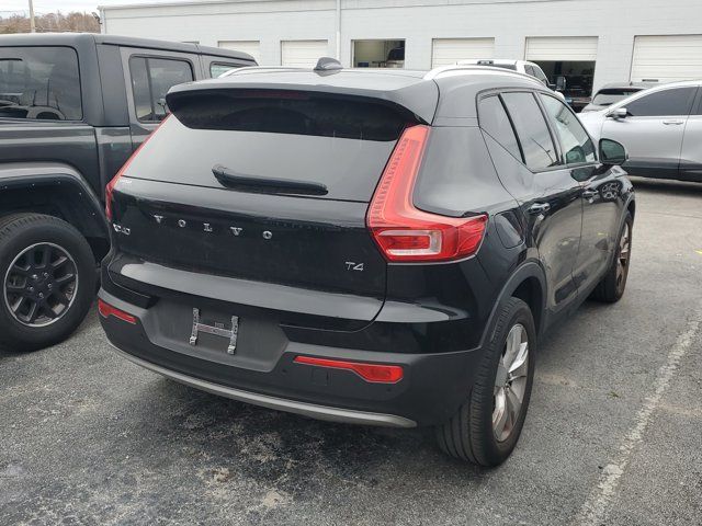 2020 Volvo XC40 Momentum