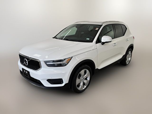 2020 Volvo XC40 Momentum