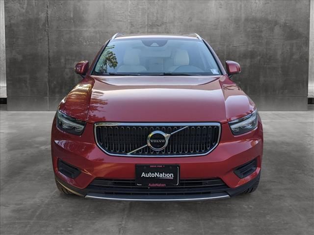 2020 Volvo XC40 Momentum